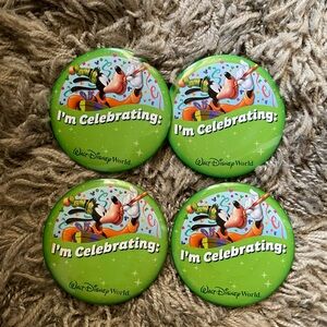 4 Walt Disney World  “I'm Celebrating” Buttons - Green